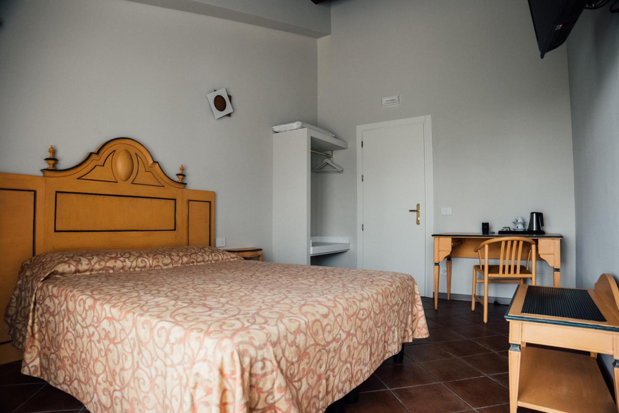 Albergo La Meridiana Castelnuovo del Garda Buitenkant foto