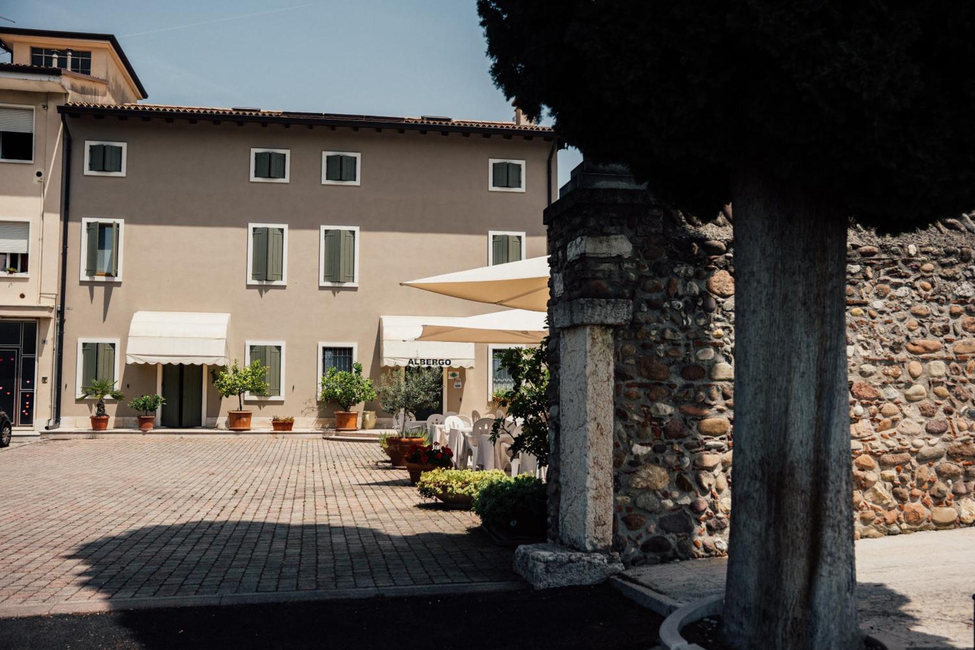 Albergo La Meridiana Castelnuovo del Garda Buitenkant foto